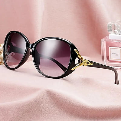 Polarized Women's Sunglasses - Anti-UV, Oversized Shades with Classic Fox Design